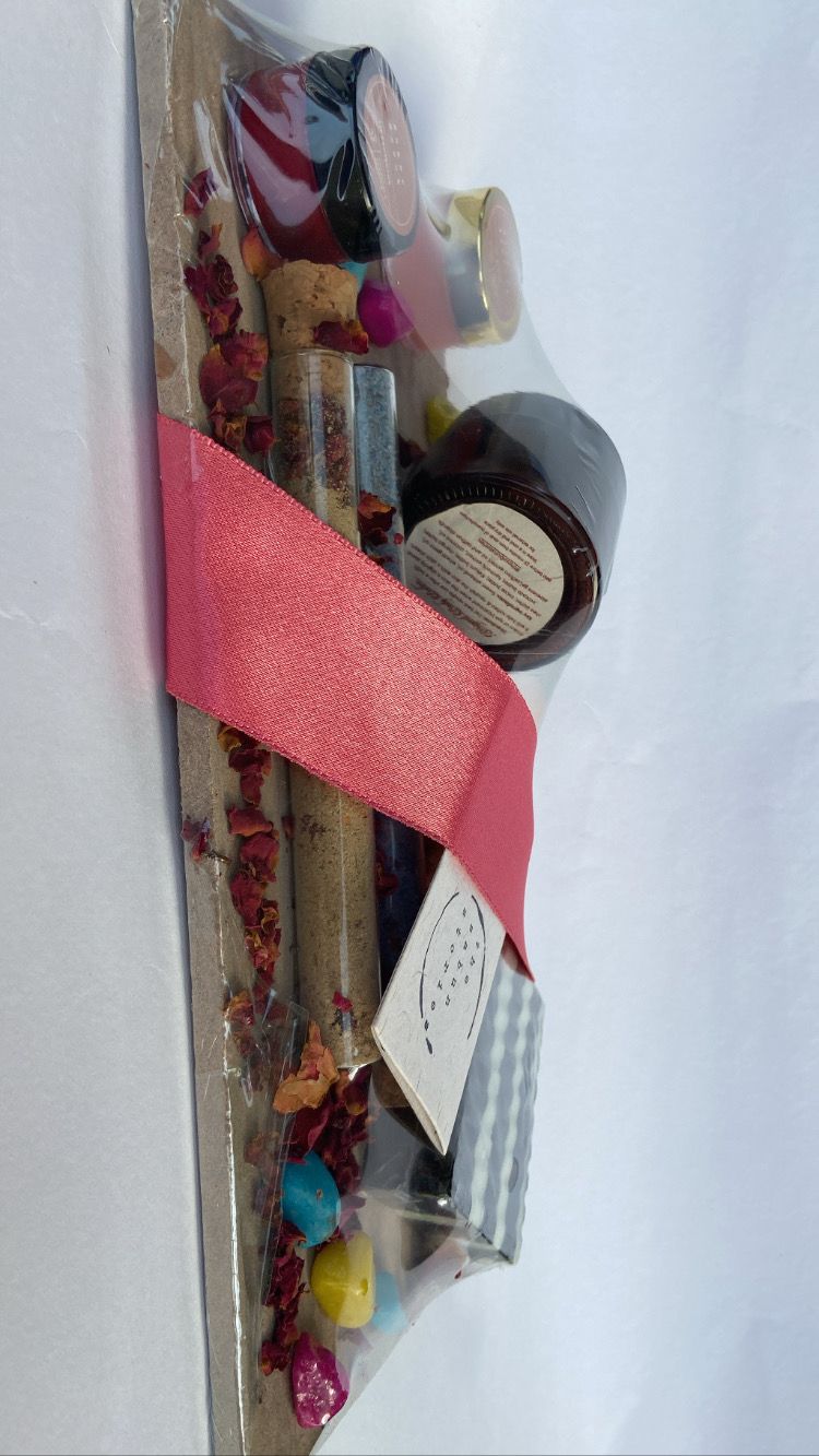 TSS Signature Hamper